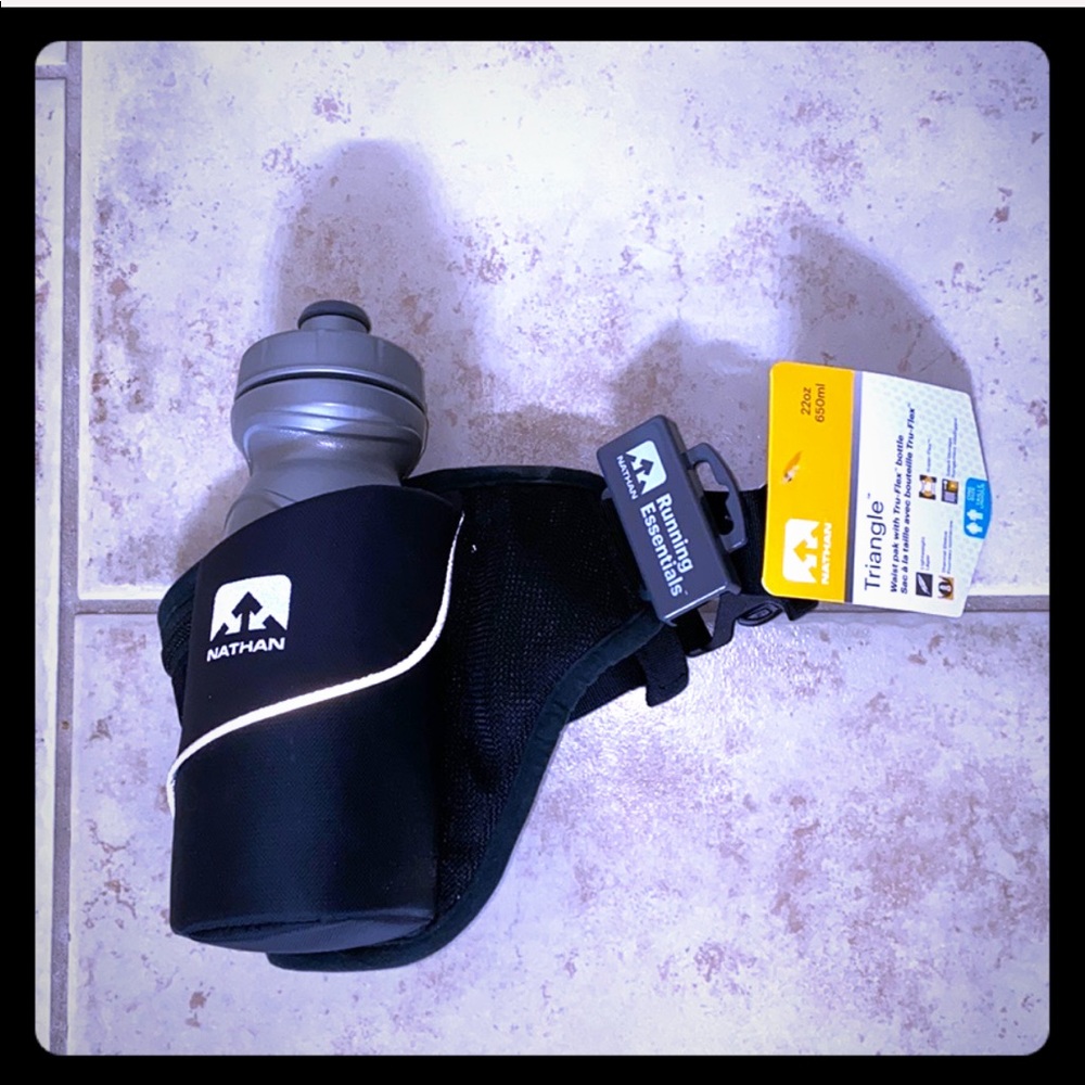 SOLD*Nathan Waist Pak w/ Tru-flex Bottle Black OS